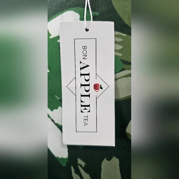 Bon Apple Tea Women's V Neck Long Sleeve Green Daisy Floral Blouse SZ Medium NWT - Picture 5 of 10